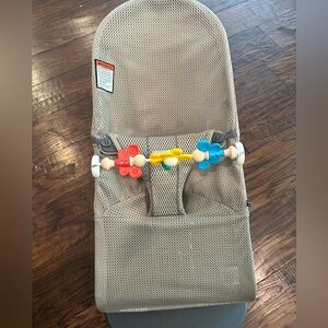 Baby Bjorn bouncer + toy bar